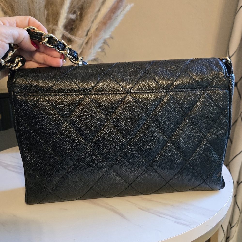 🔥 Chanel Black Quilted Caviar Shoulder Bag 🔥 - Picture 5 of 17